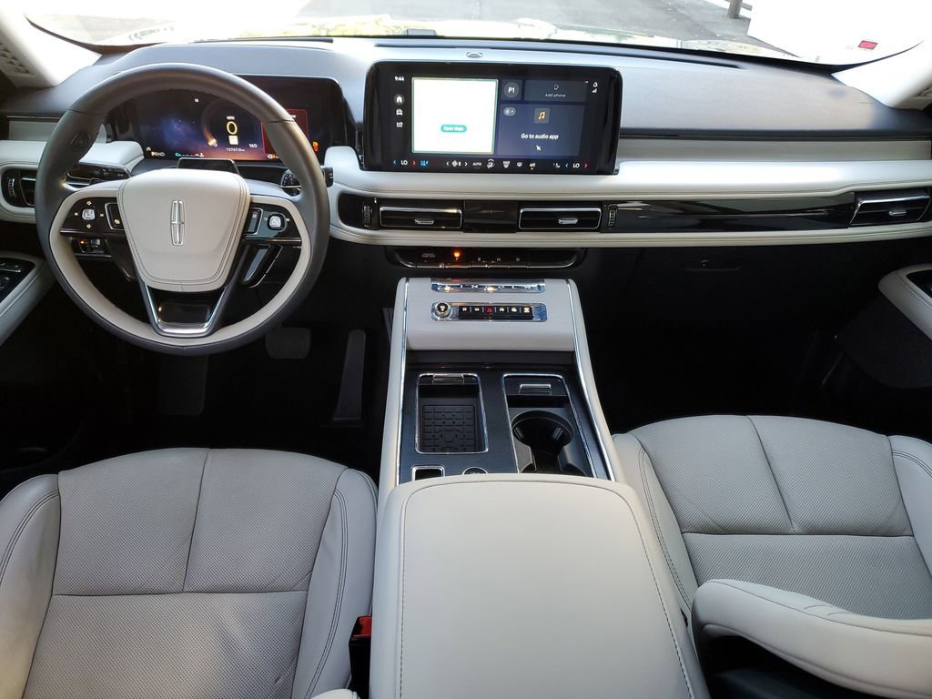 Certified 2025 Lincoln Aviator Reserve w/ Illumination Package image 16