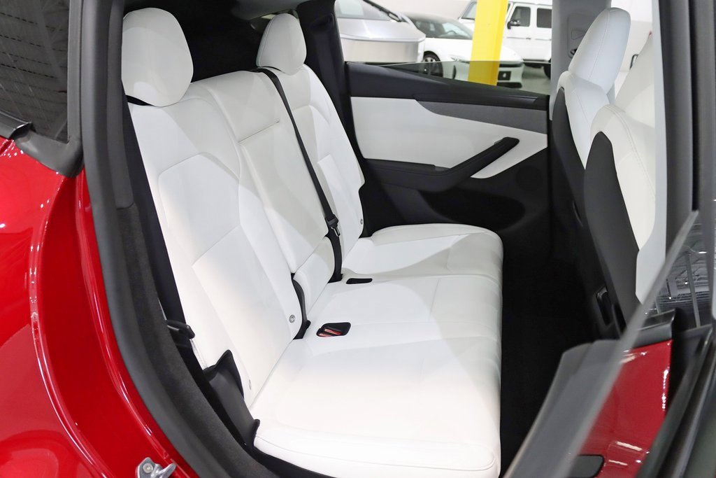 Used 2026 Tesla Model Y Long Range image 31