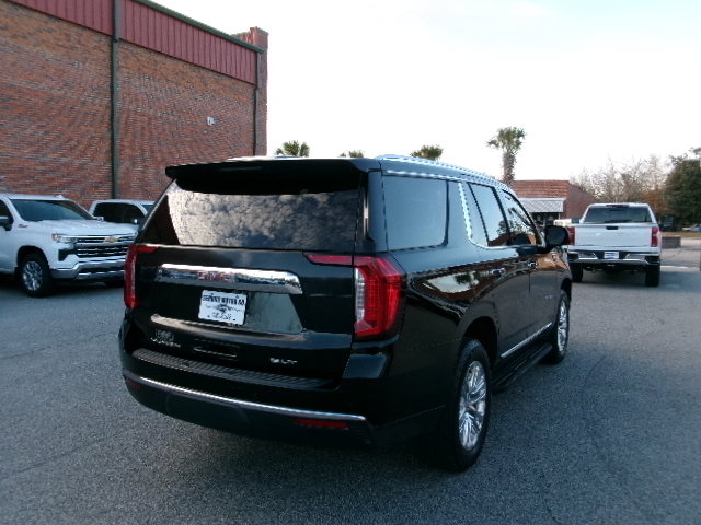Used 2023 GMC Yukon SLT w/ SLT Premium Package image 3