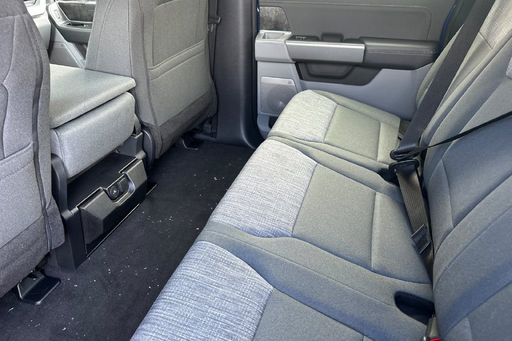 New 2026 Ford F250 XLT w/ XLT Premium Package AWD/4WD image 12