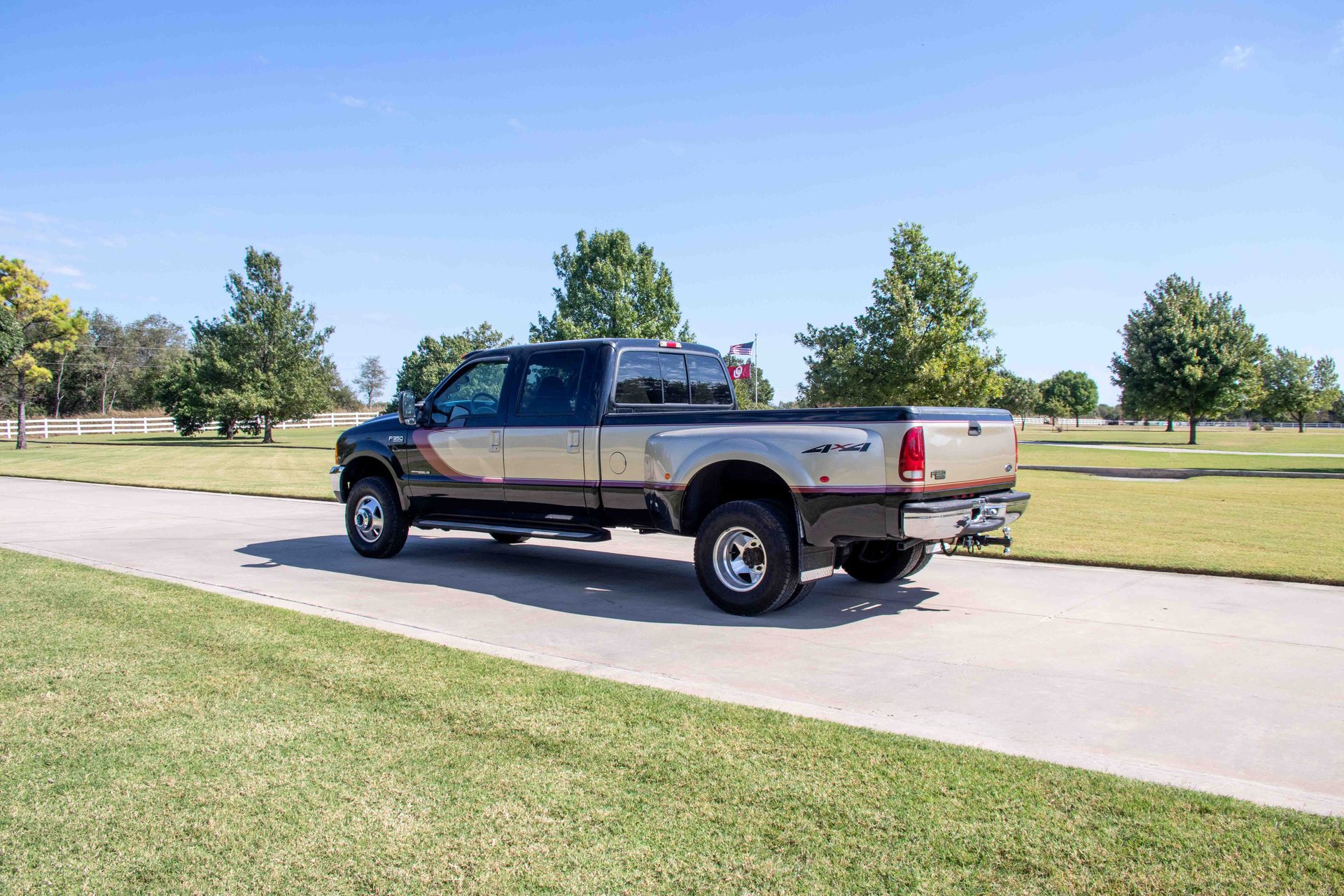 Used 2000 Ford F350 Lariat image 22