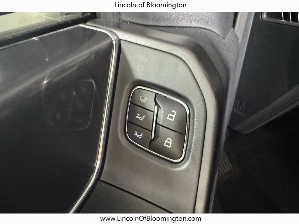 Used 2025 Ford F150 Lariat AWD/4WD image 36