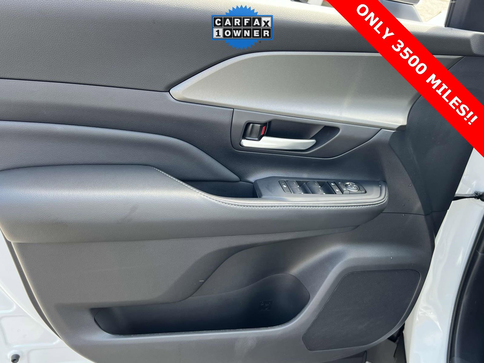 Used 2025 Toyota Grand Highlander AWD image 23