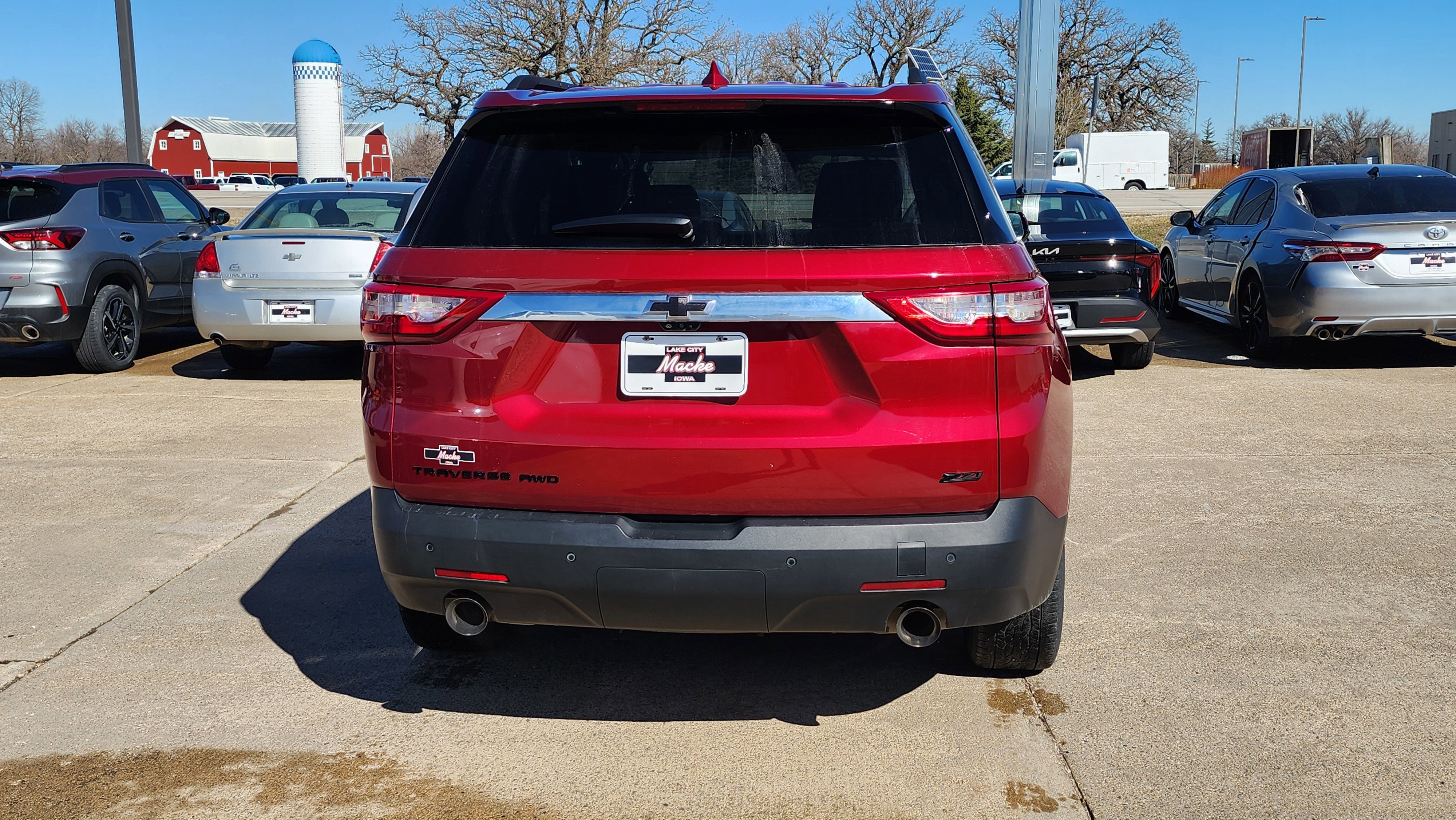 Used 2020 Chevrolet Traverse LT w/ LT Premium Package image 6
