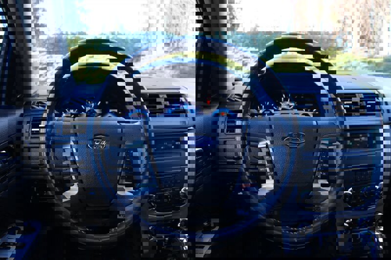 Used 2010 Ford Fusion SEL image 18