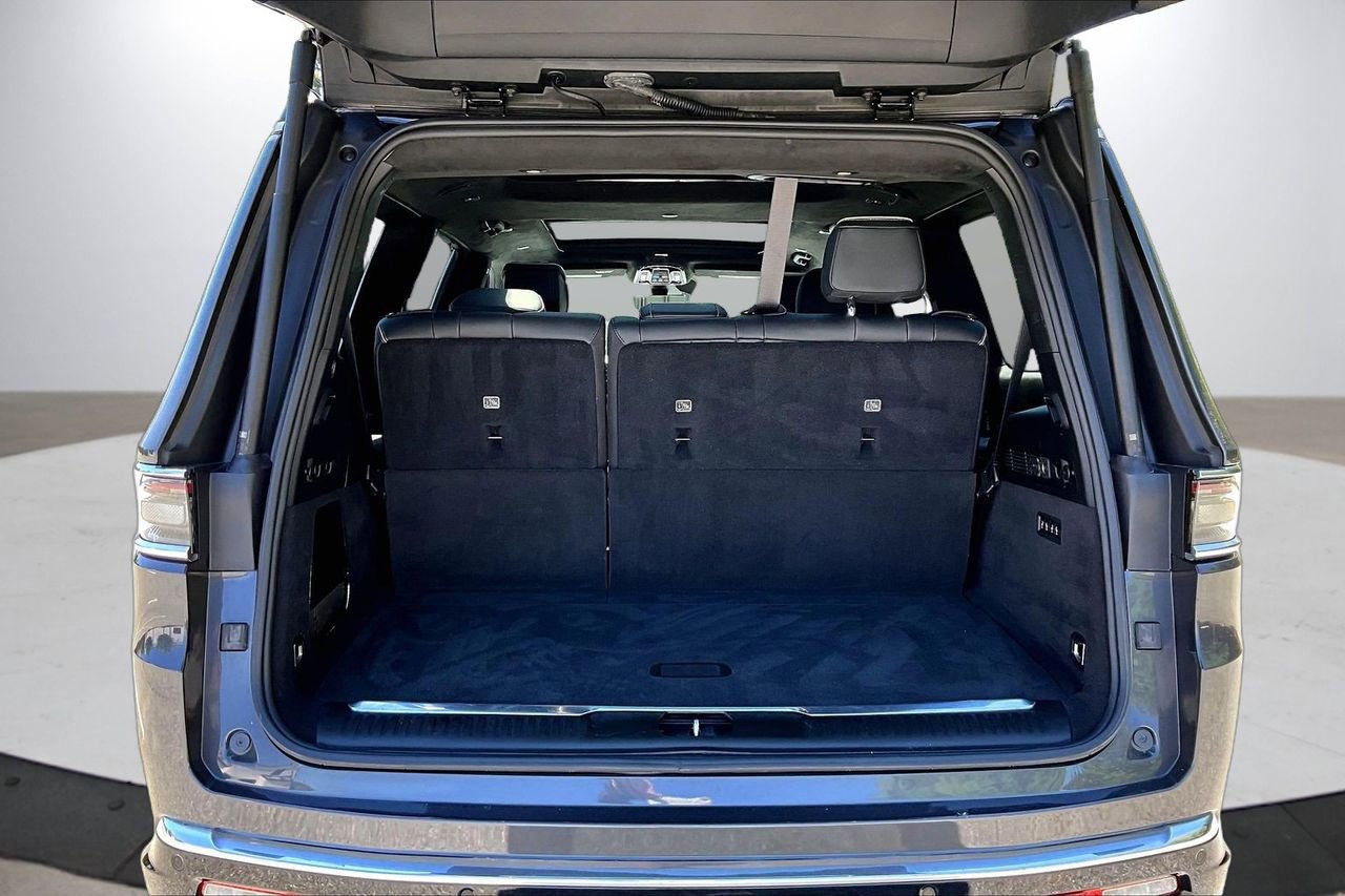 Used 2022 Jeep Grand Wagoneer Series II AWD/4WD image 27