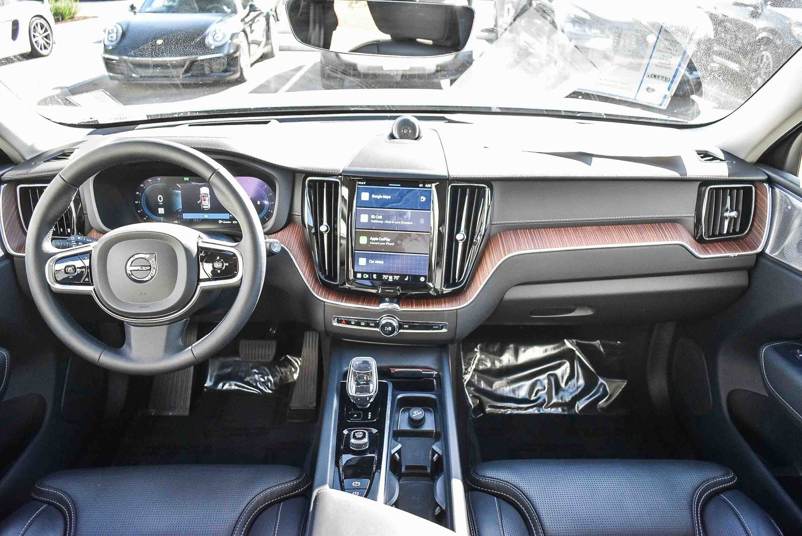 Used 2024 Volvo XC60 B5 Ultimate w/ Protection Package Premier image 12