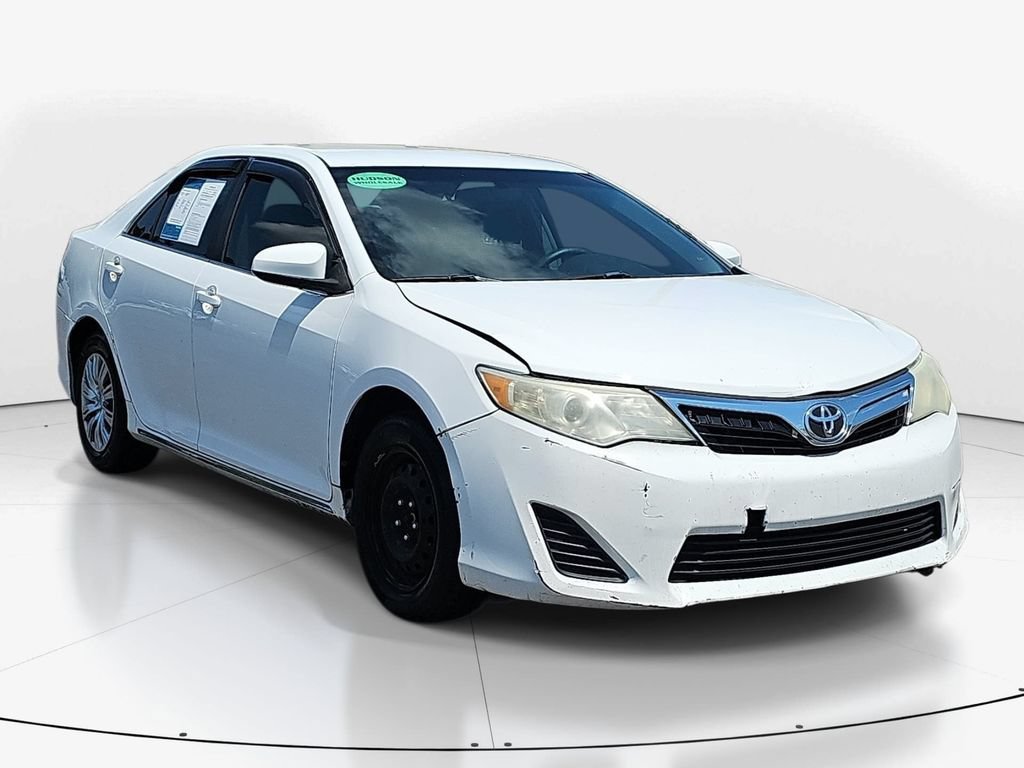 Used 2014 Toyota Camry LE FWD image 4