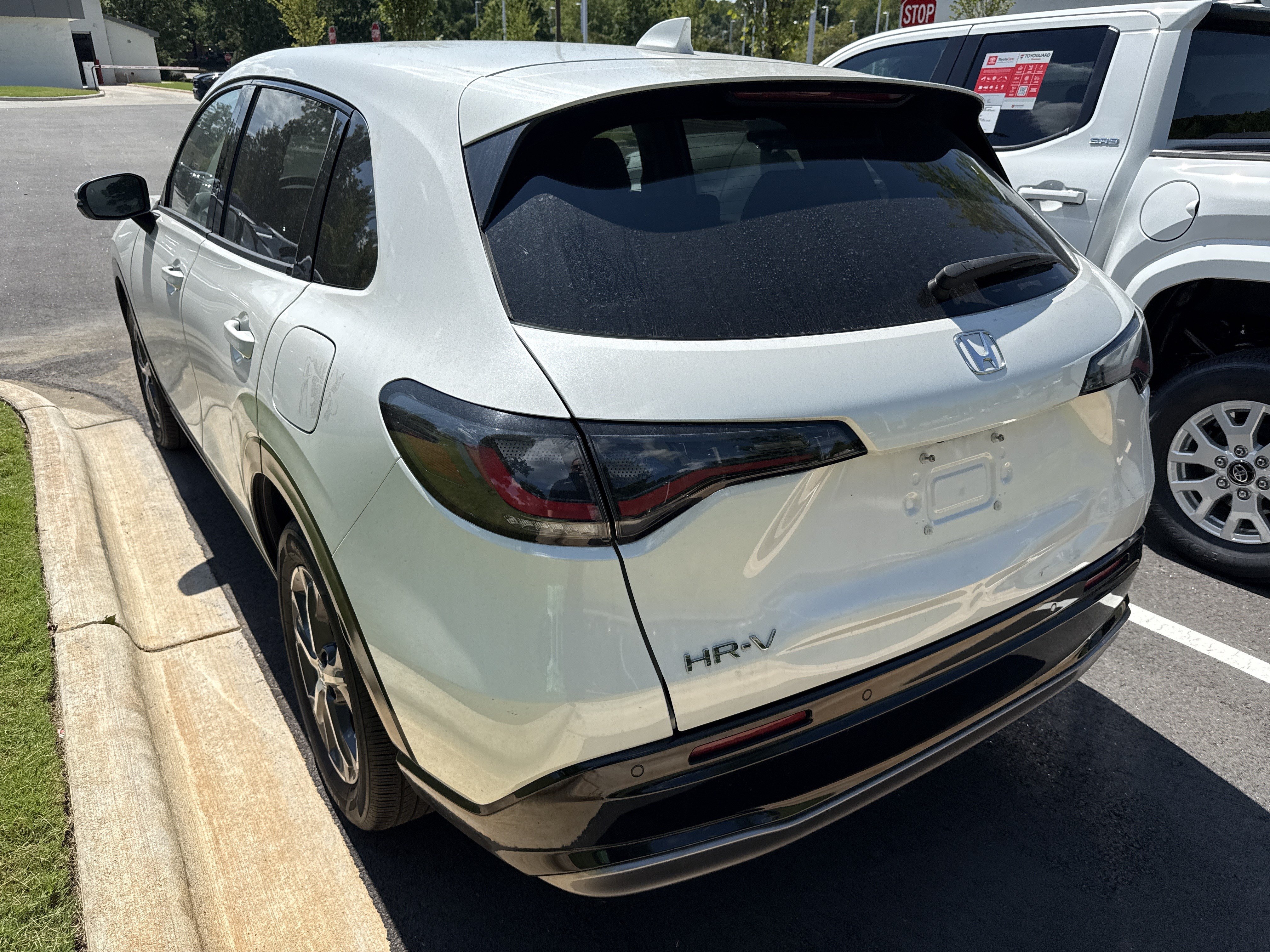Used 2025 Honda HR-V EX-L image 42