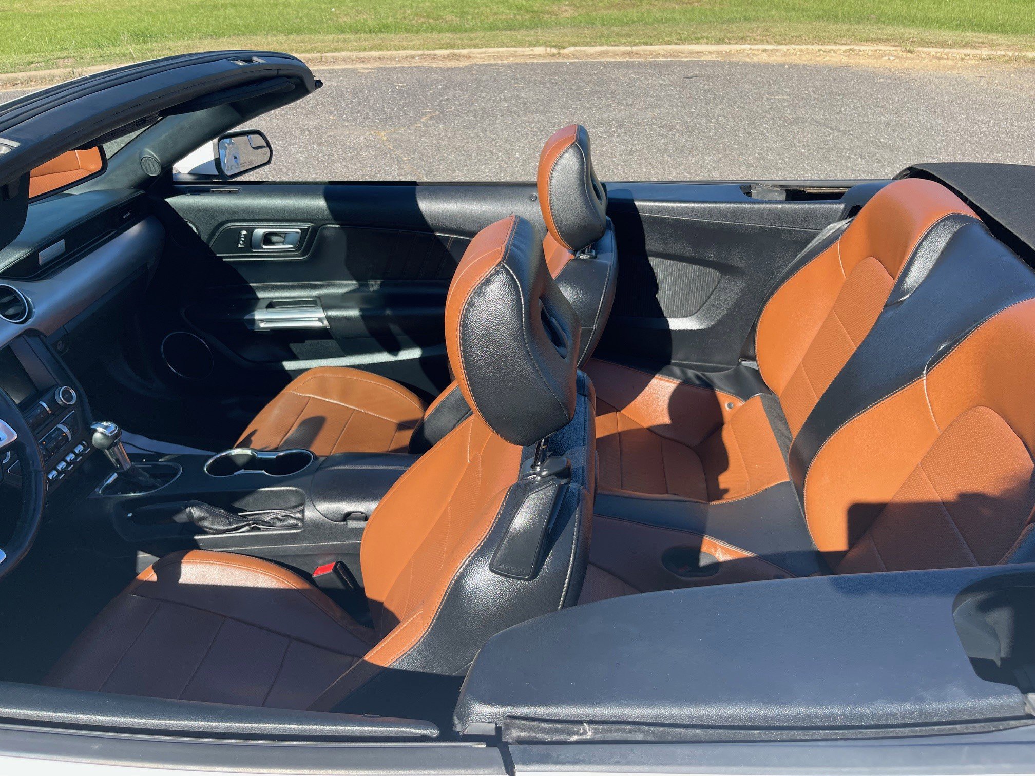 Used 2018 Ford Mustang Premium RWD image 14