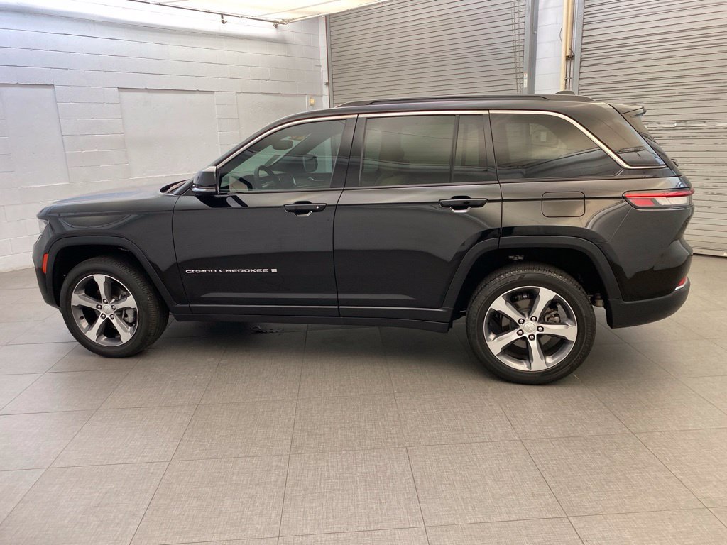 Certified 2024 Jeep Grand Cherokee Limited AWD/4WD image 6