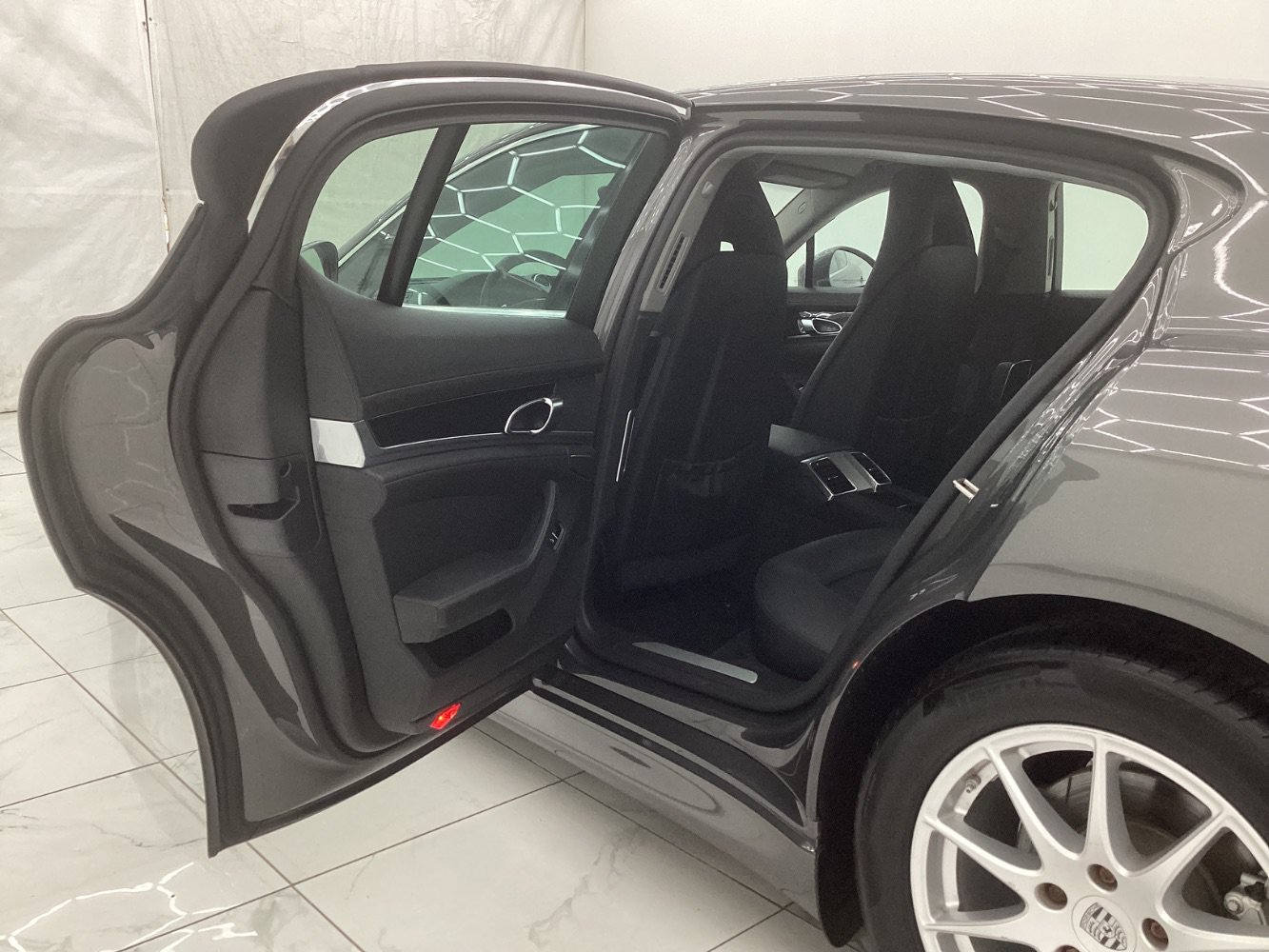 Used 2013 Porsche Panamera S RWD image 21
