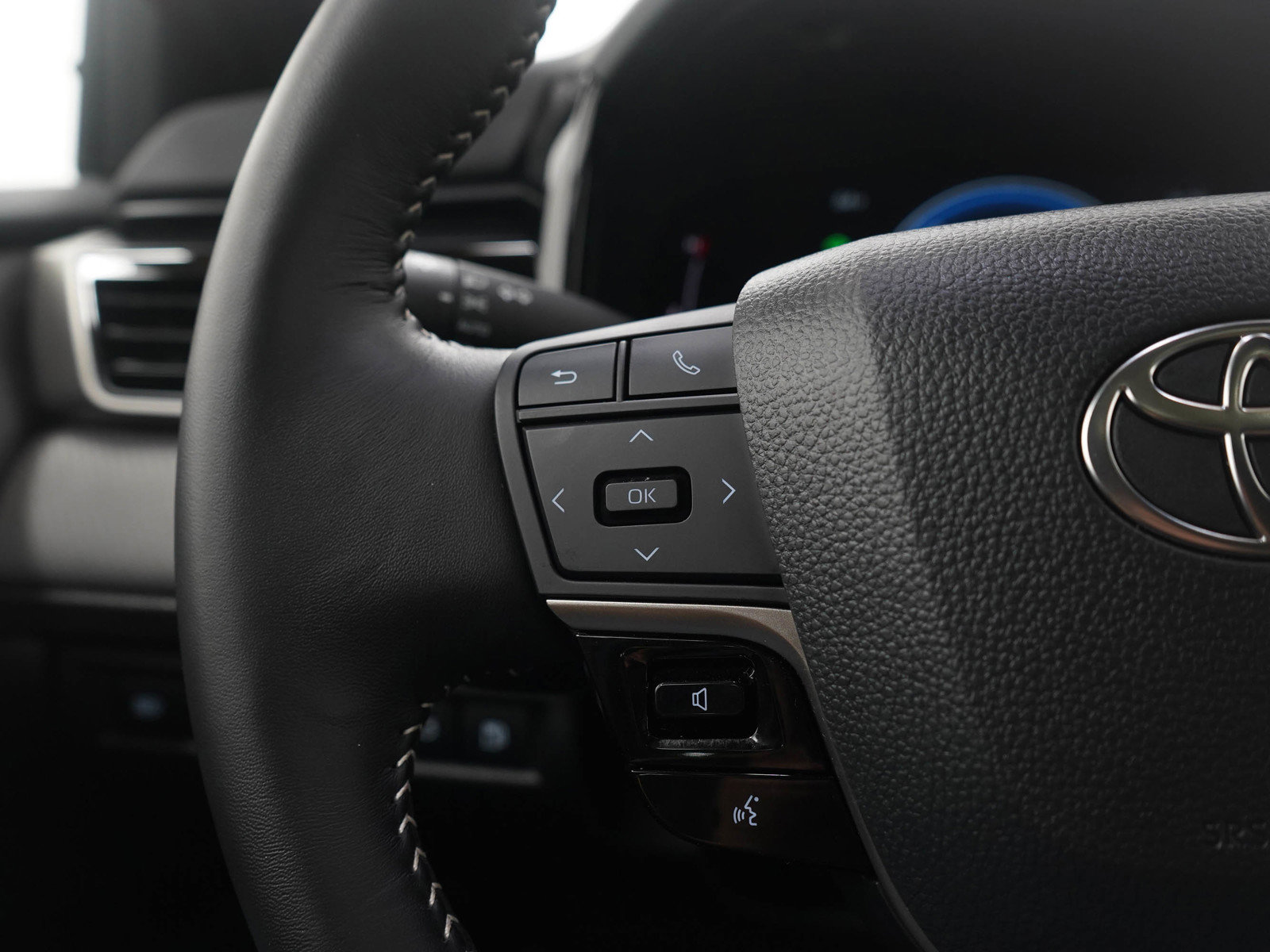 Used 2026 Toyota Camry SE w/ Multimedia Upgrade Package image 23