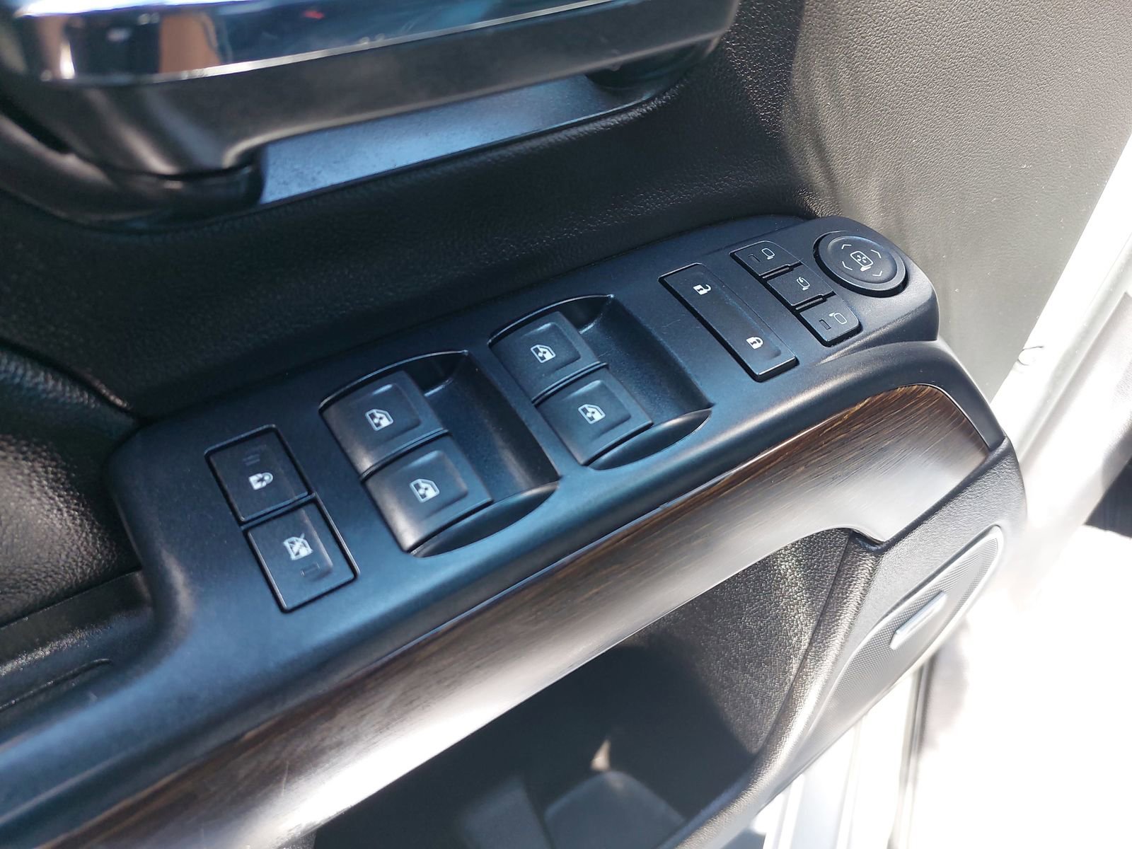 Used 2019 GMC Sierra 2500 Denali w/ Duramax Plus Package AWD/4WD image 25