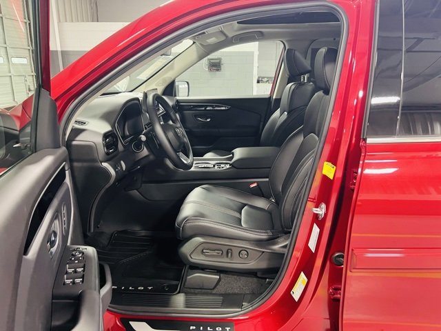 New 2025 Honda Pilot Touring image 26