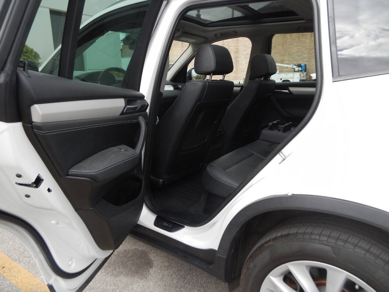 Used 2014 BMW X3 xDrive28i AWD/4WD image 30