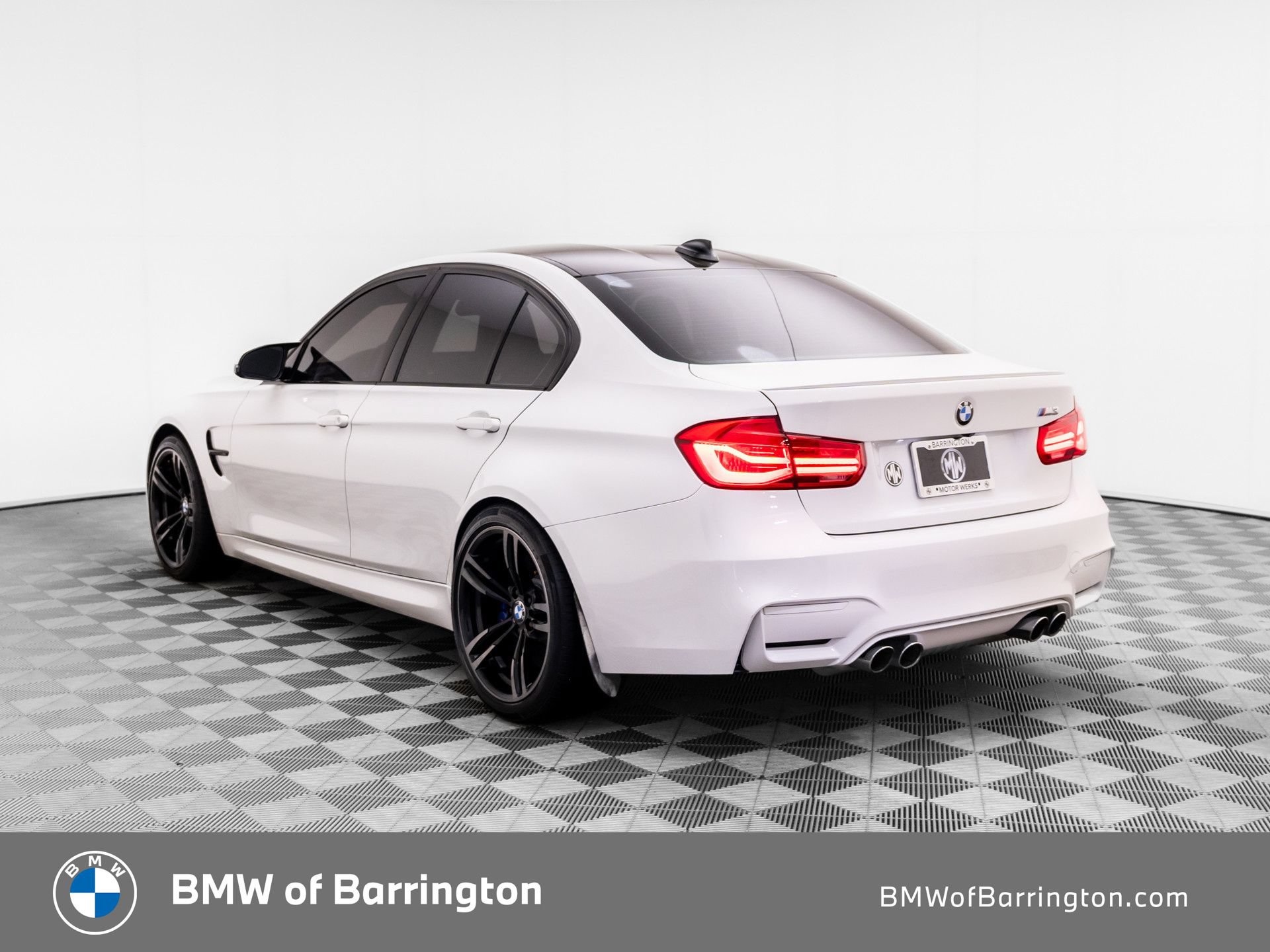 Used 2018 BMW M3 RWD image 3