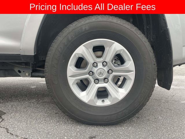 Used 2024 Toyota 4Runner SR5 AWD/4WD image 9