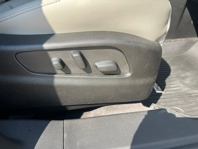 Certified 2021 Cadillac XT4 Premium Luxury w/ Driver Assist Package image 17