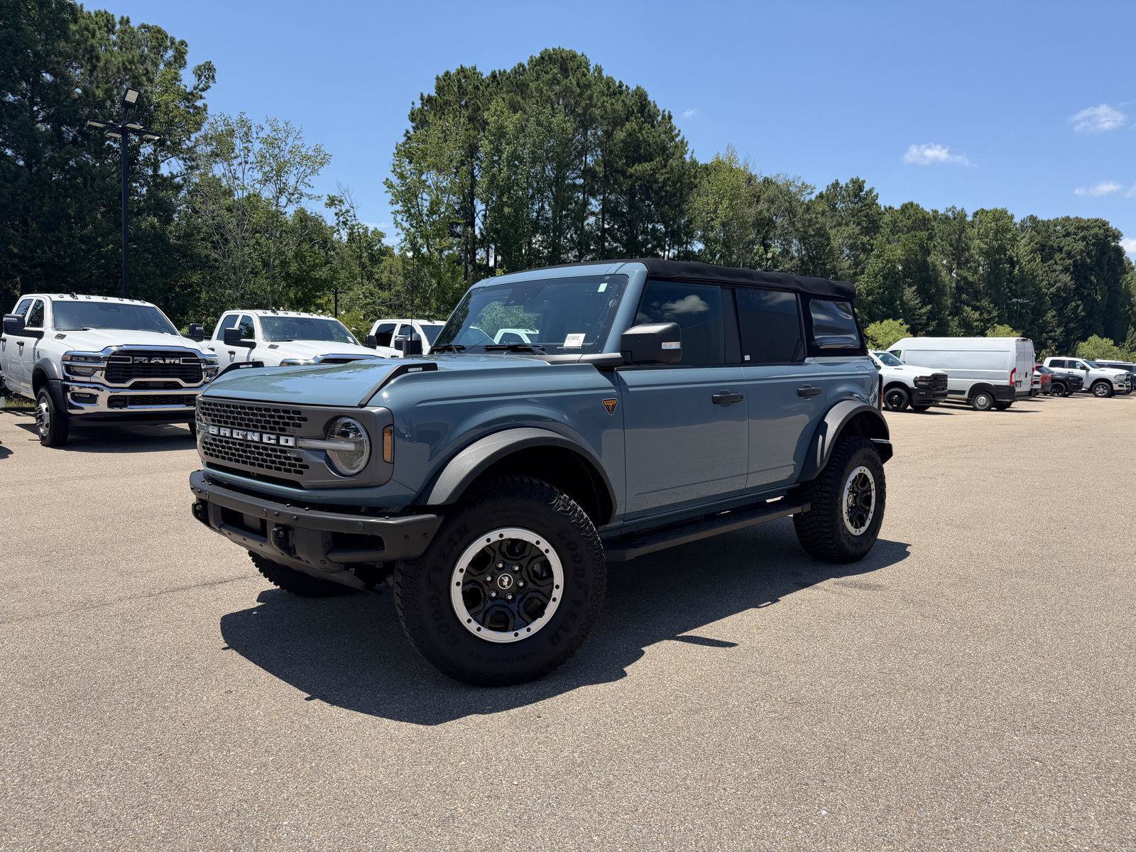 Used 2021 Ford Bronco Badlands AWD/4WD image 2