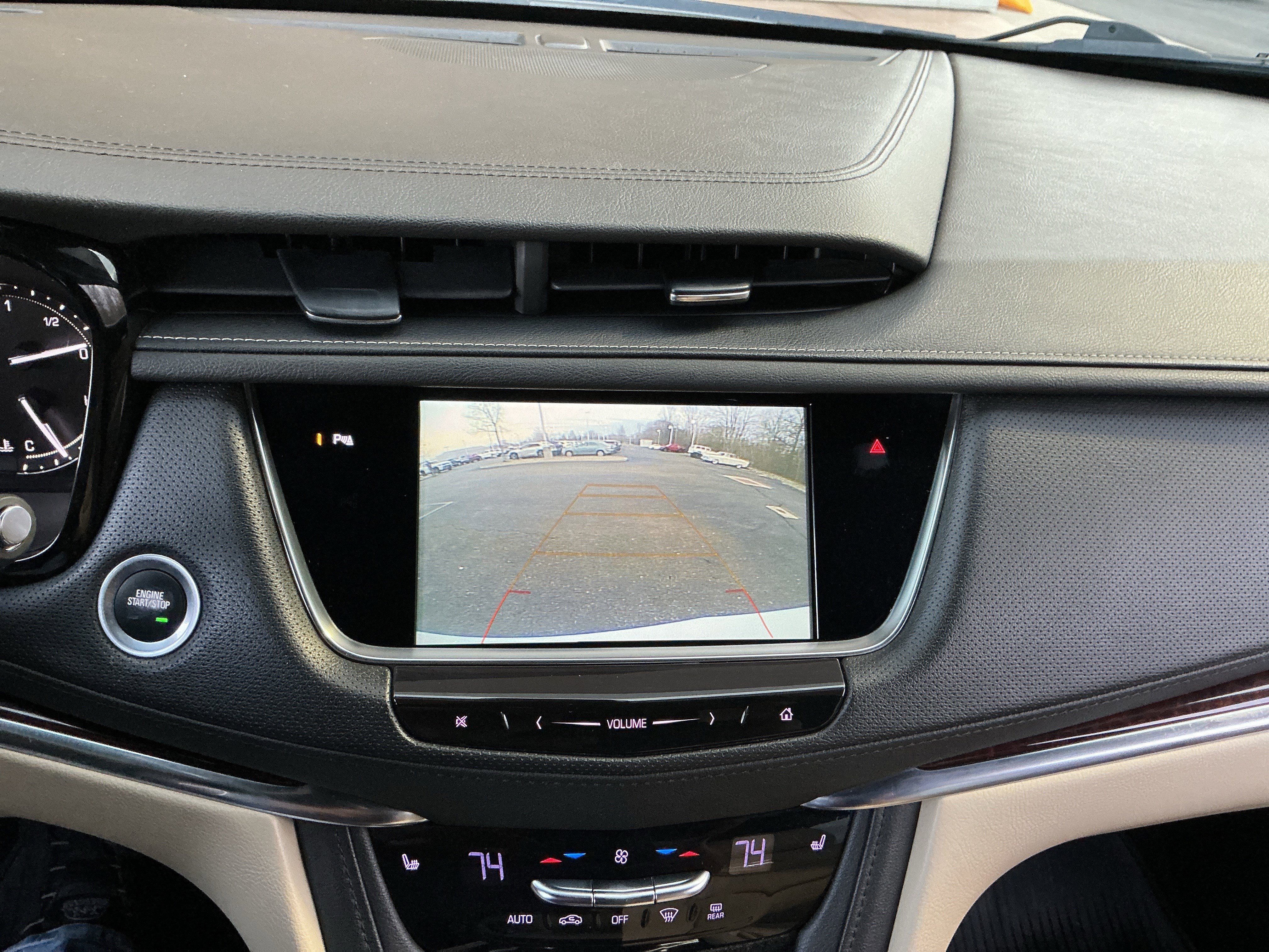 Used 2018 Cadillac XT5 Luxury w/ Driver Awareness Package image 10