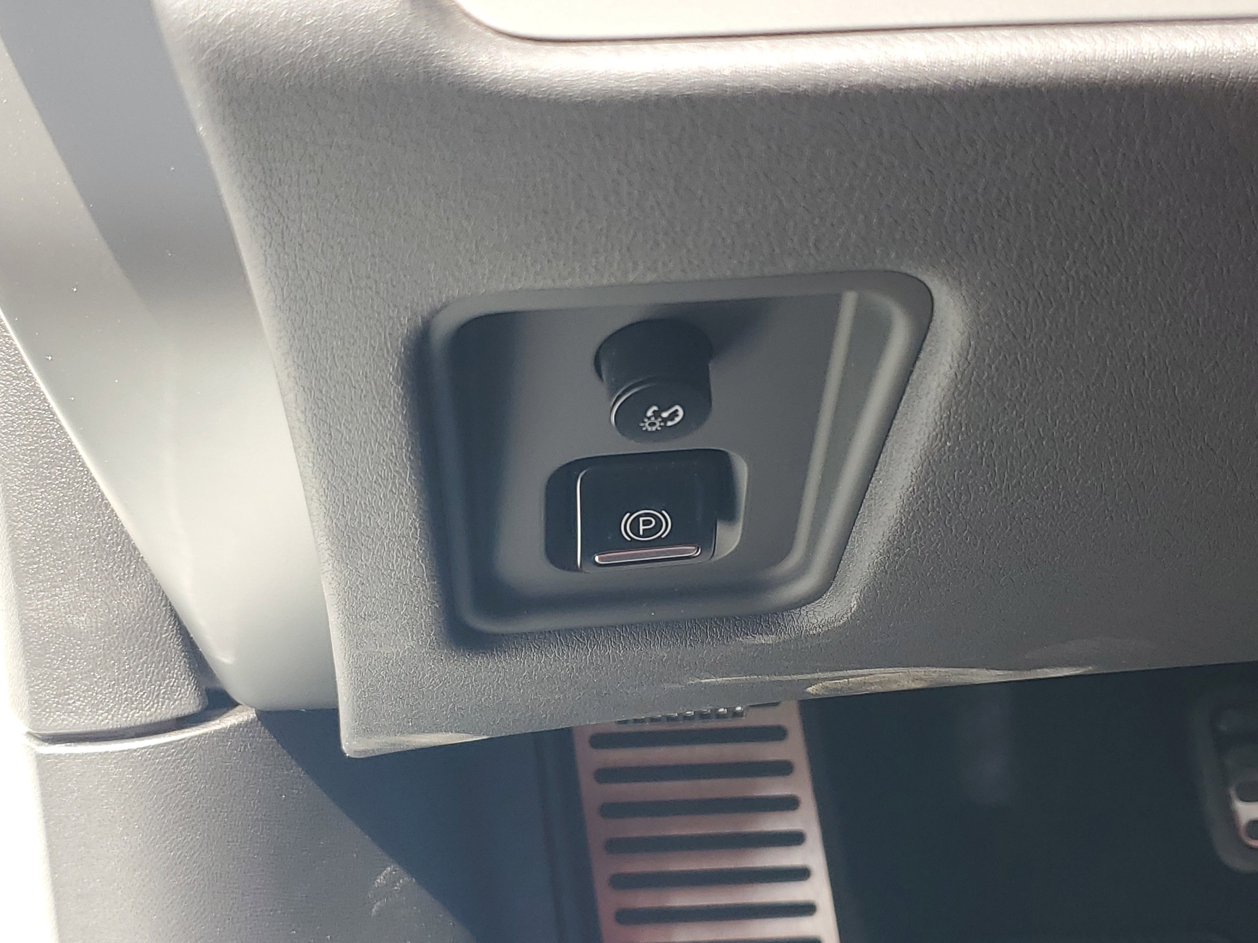 Used 2023 Chevrolet Corvette Stingray Coupe w/ 1LT image 25