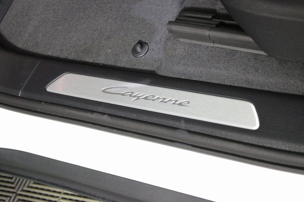 Certified 2025 Porsche Cayenne image 19