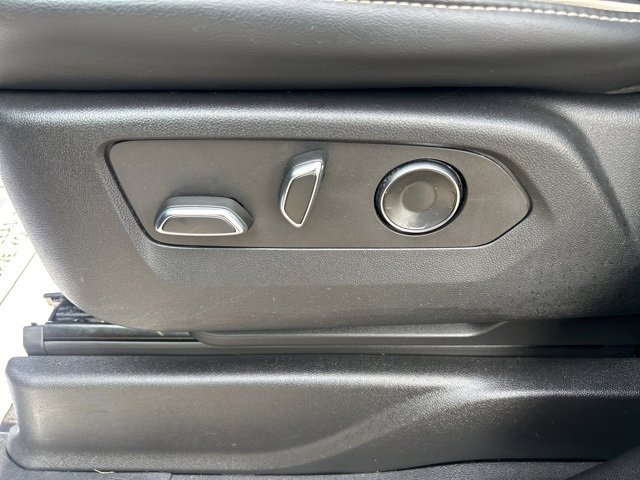 Certified 2023 Cadillac Escalade Premium Luxury image 34