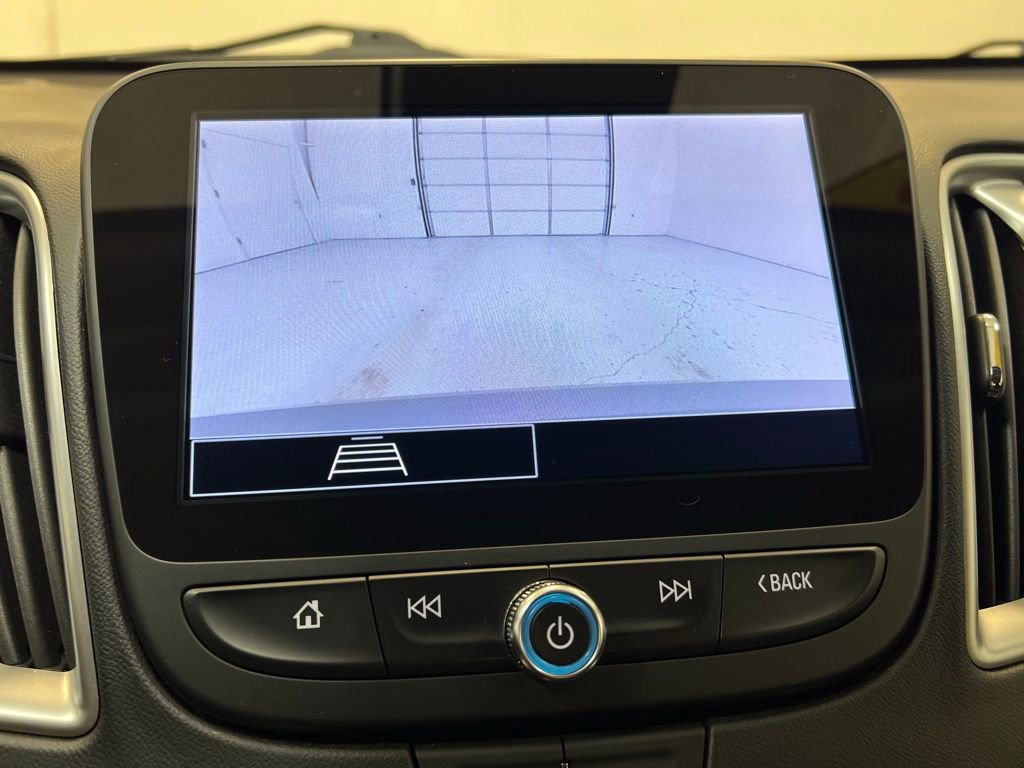 Used 2025 Chevrolet Malibu LS image 24