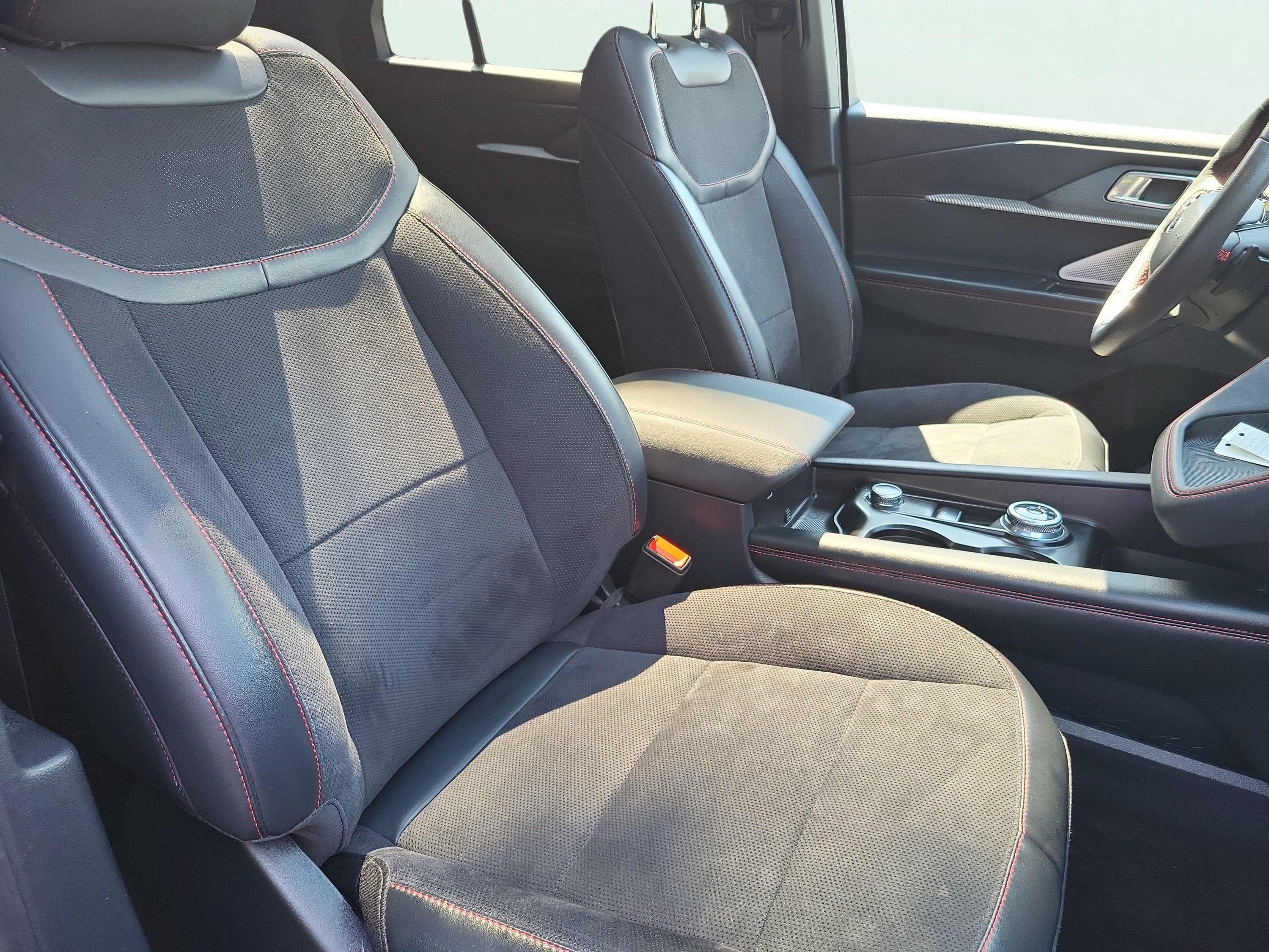 Used 2026 Ford Explorer ST w/ Sun And Sound Package AWD/4WD image 24
