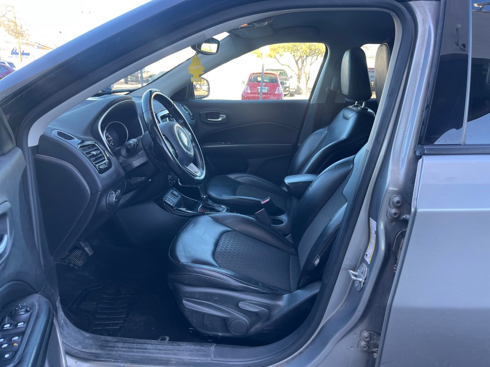 Used 2020 Jeep Compass Latitude image 14