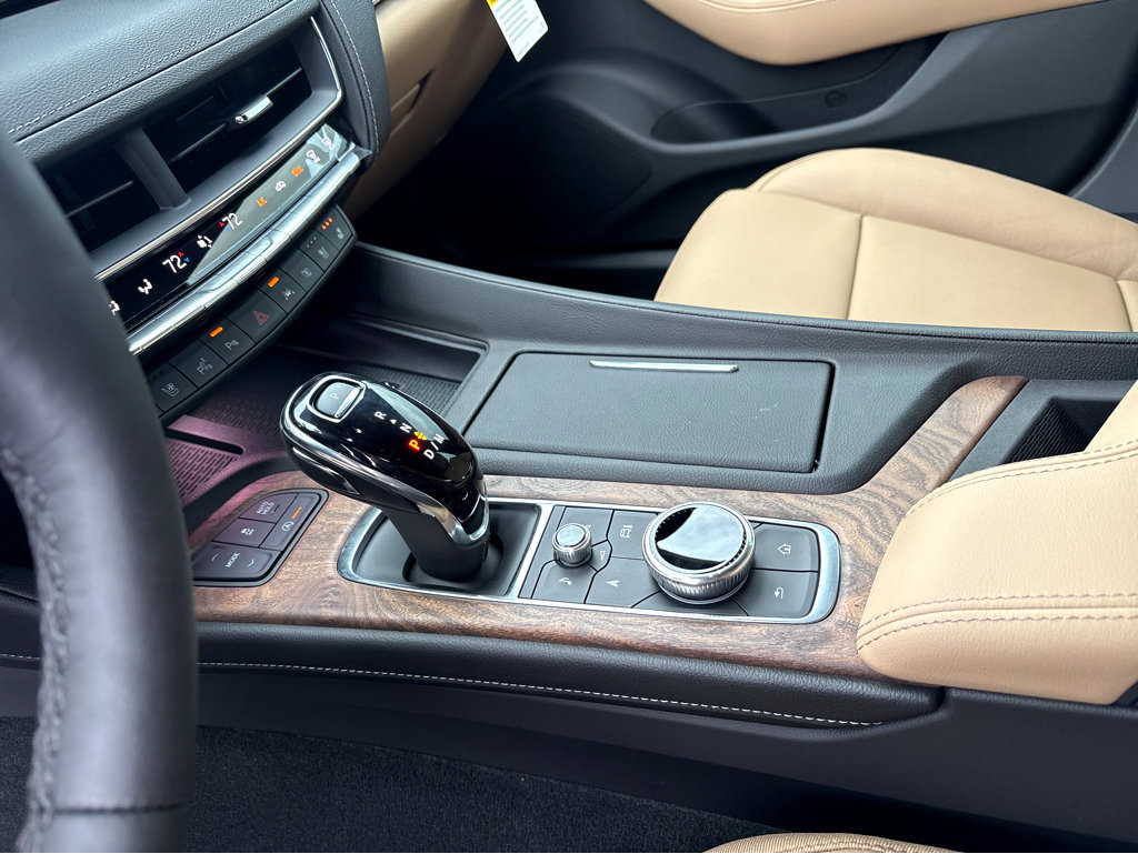 New 2025 Cadillac XT5 Luxury image 11