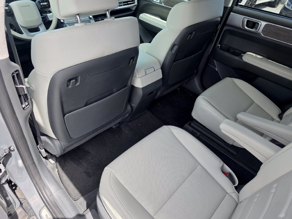 Used 2025 Hyundai Santa Fe Calligraphy AWD/4WD image 14