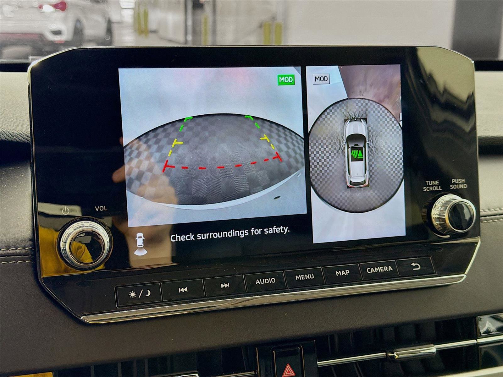 Used 2024 Mitsubishi Outlander 4WD Plug-In Hybrid image 16