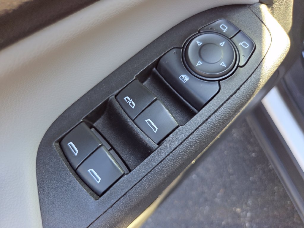 Used 2018 Chevrolet Equinox LS FWD image 26