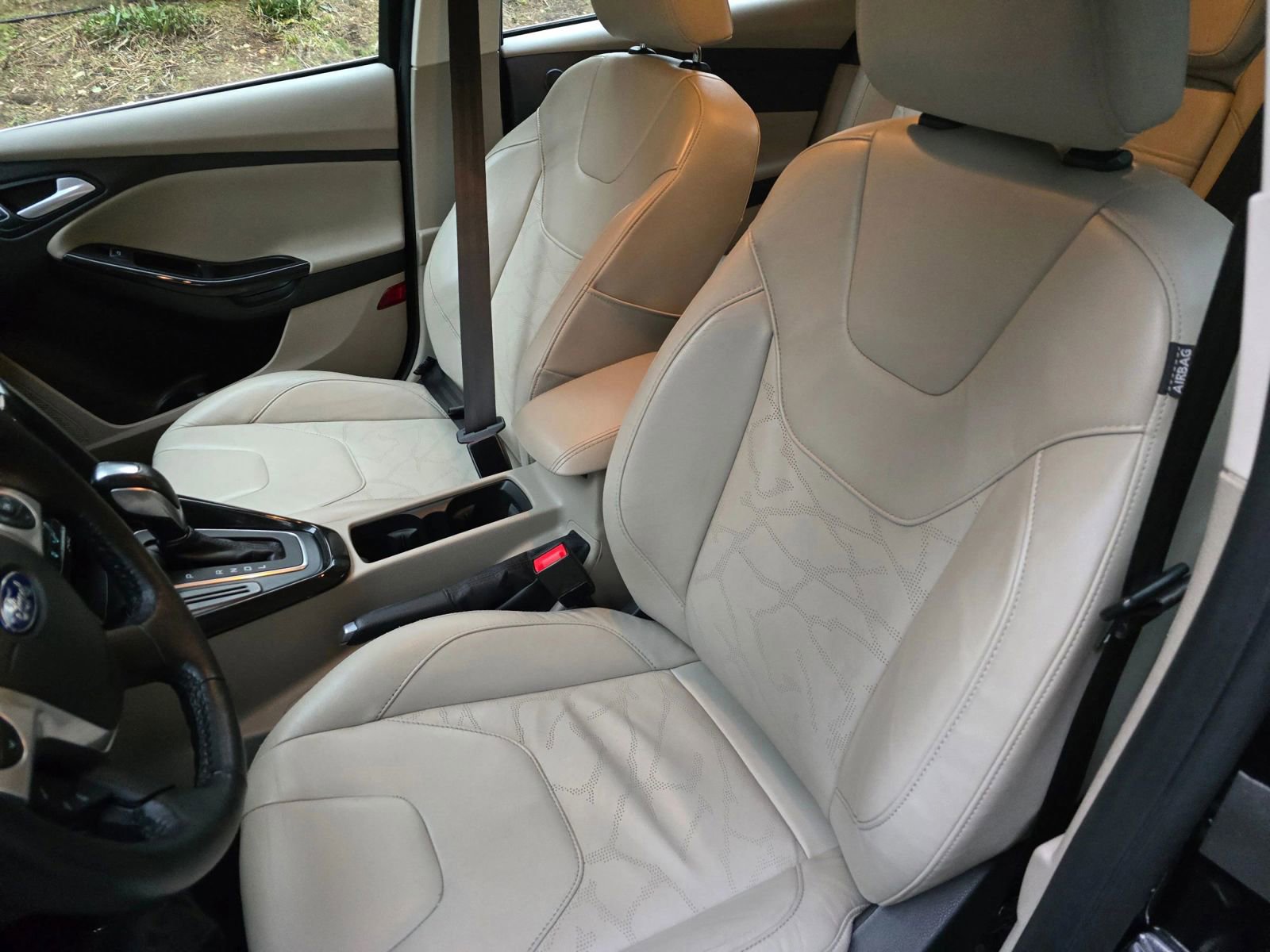 Used 2015 Ford Focus Electric Hatchback w/ Exterior Protection Package image 22