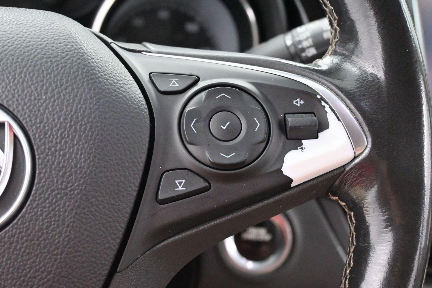Used 2017 Buick Envision Essence FWD image 22
