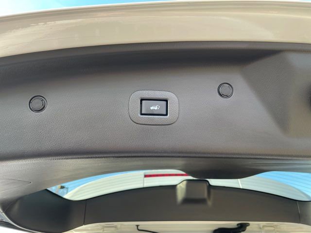 Used 2023 INFINITI QX80 Sensory w/ Cargo Package image 22