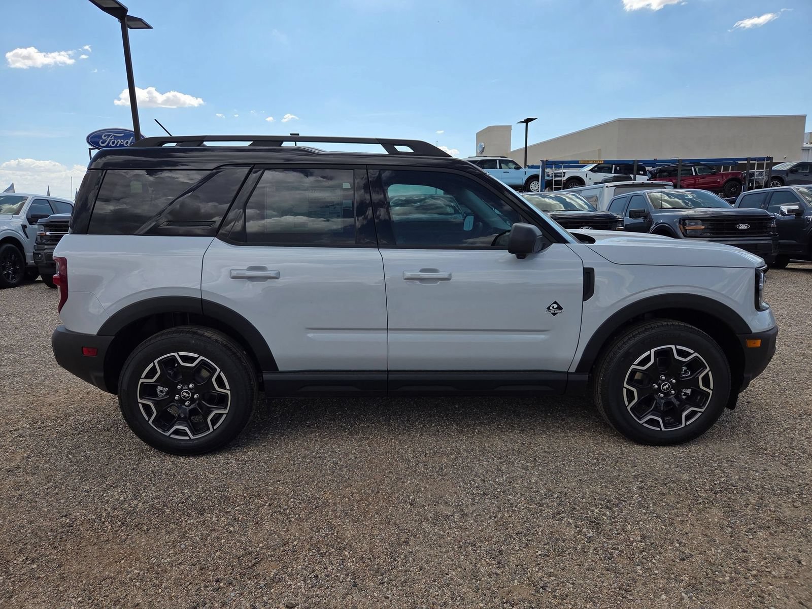 New 2026 Ford Bronco Sport Outer Banks w/ Outer Banks Tech Package+ AWD/4WD image 4