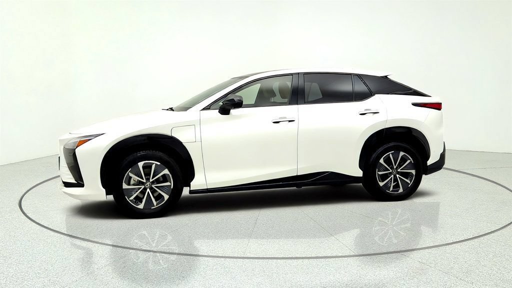 Used 2024 Lexus RZ 450e Premium w/ Technology Package AWD/4WD image 8