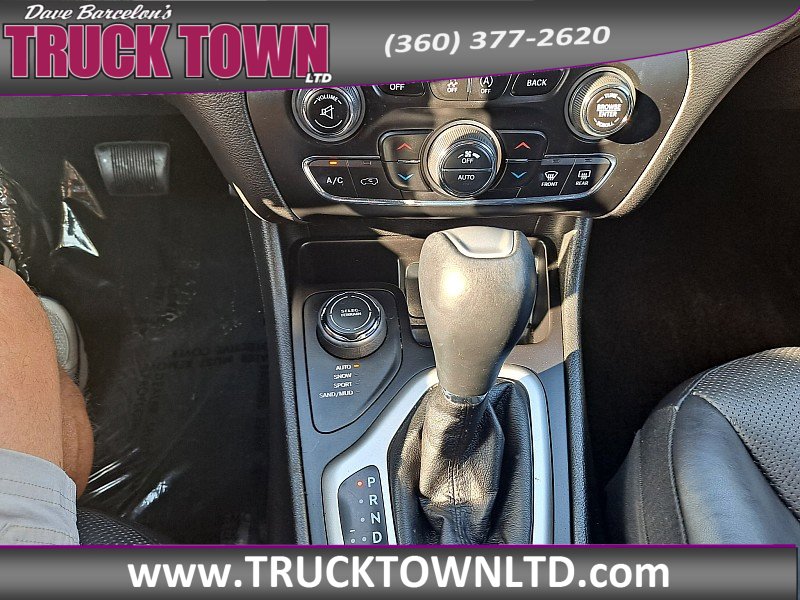 Used 2018 Jeep Cherokee Overland AWD/4WD image 23
