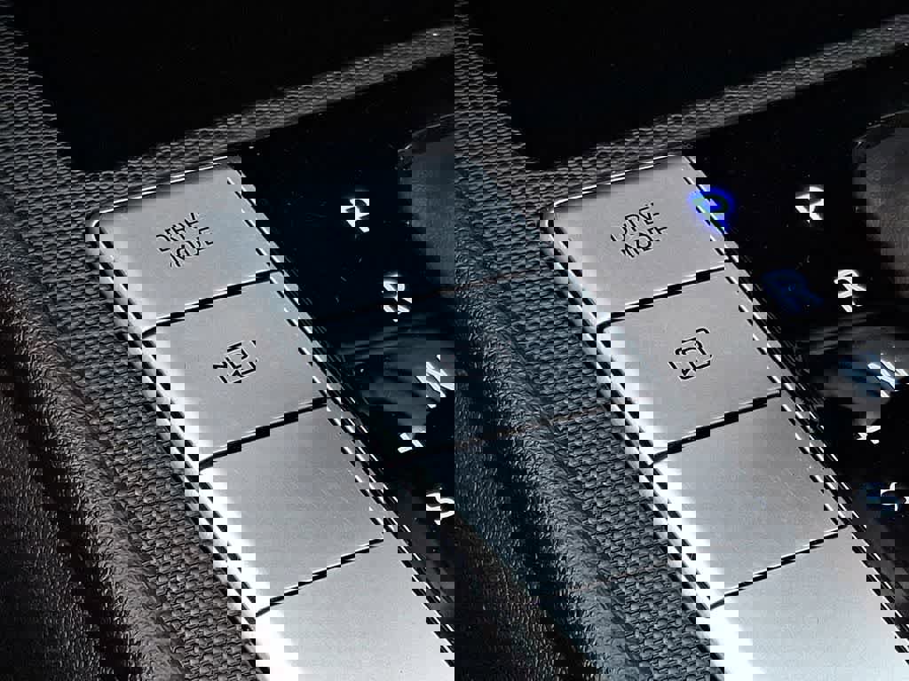 Used 2024 Hyundai Elantra SEL image 24