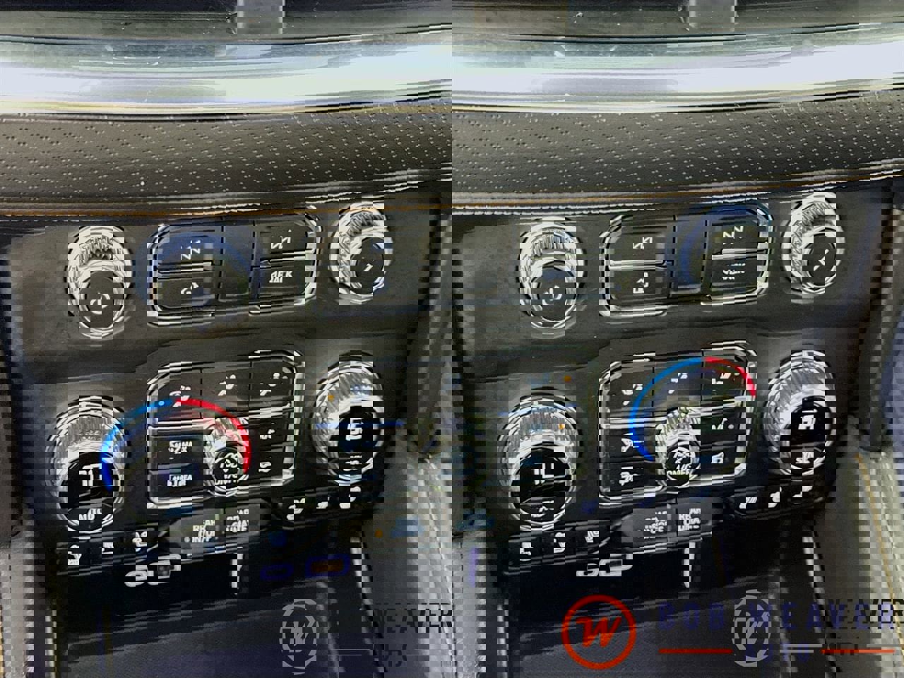 Used 2024 GMC Yukon XL AT4 AWD/4WD image 16