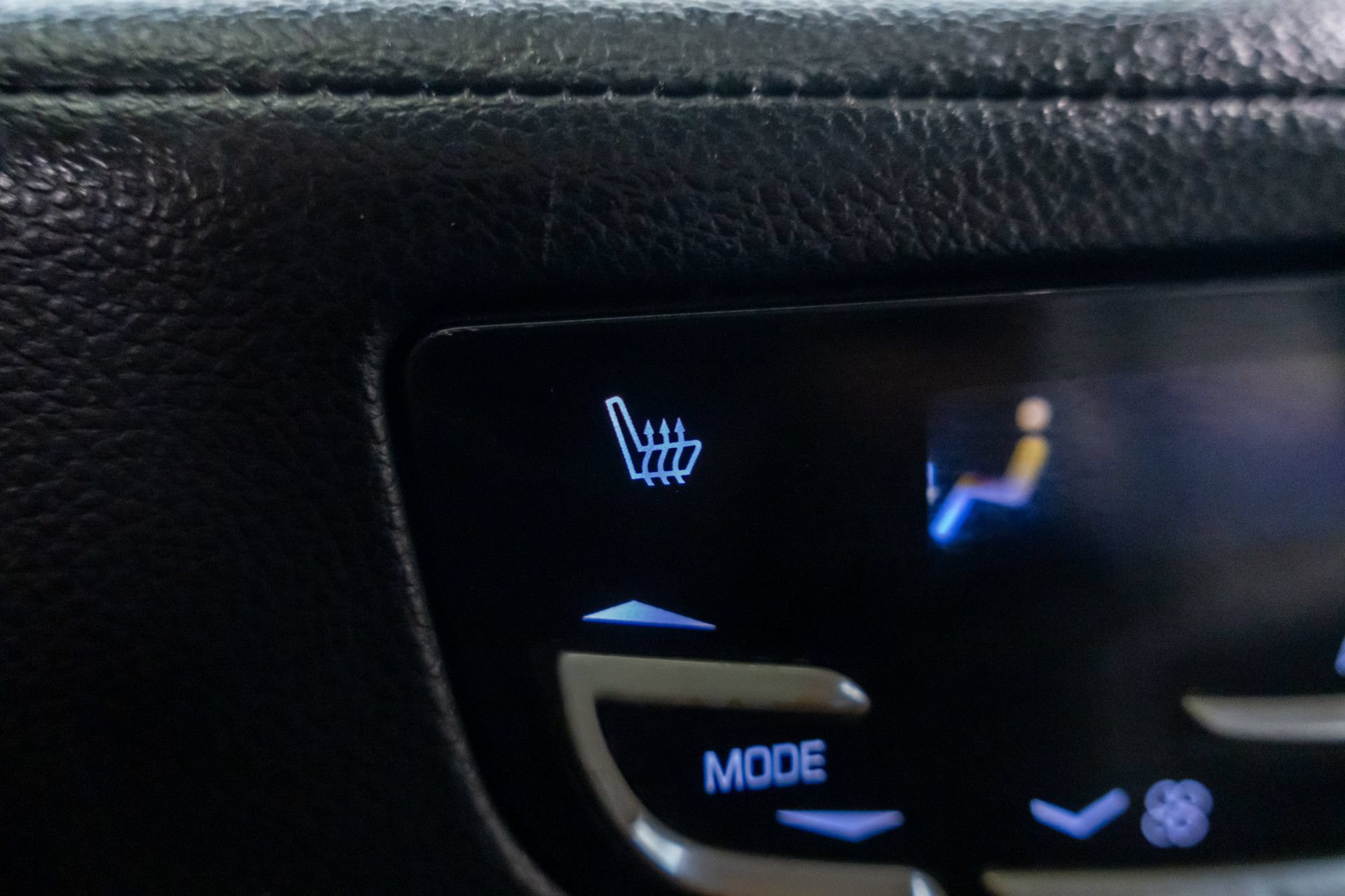 Used 2019 Cadillac Escalade Luxury AWD/4WD image 21