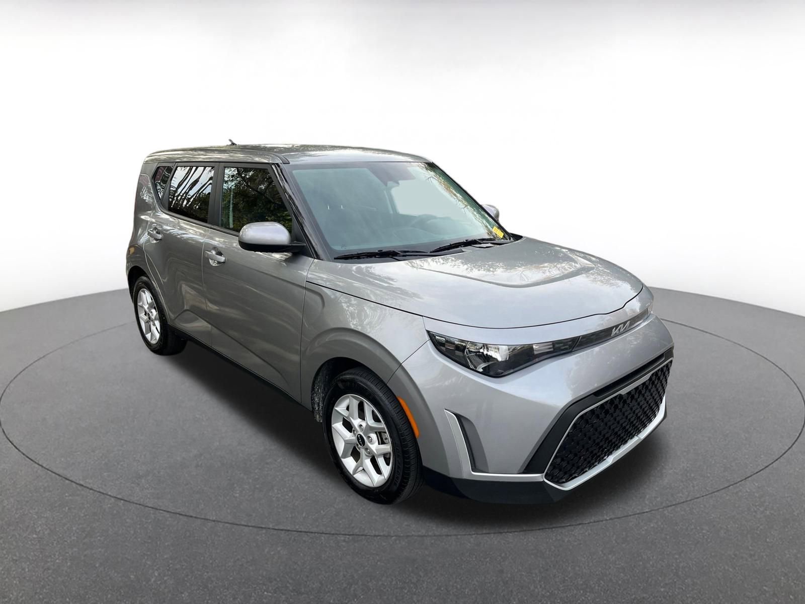 Used 2025 Kia Soul LX w/ LX Technology Package image 1