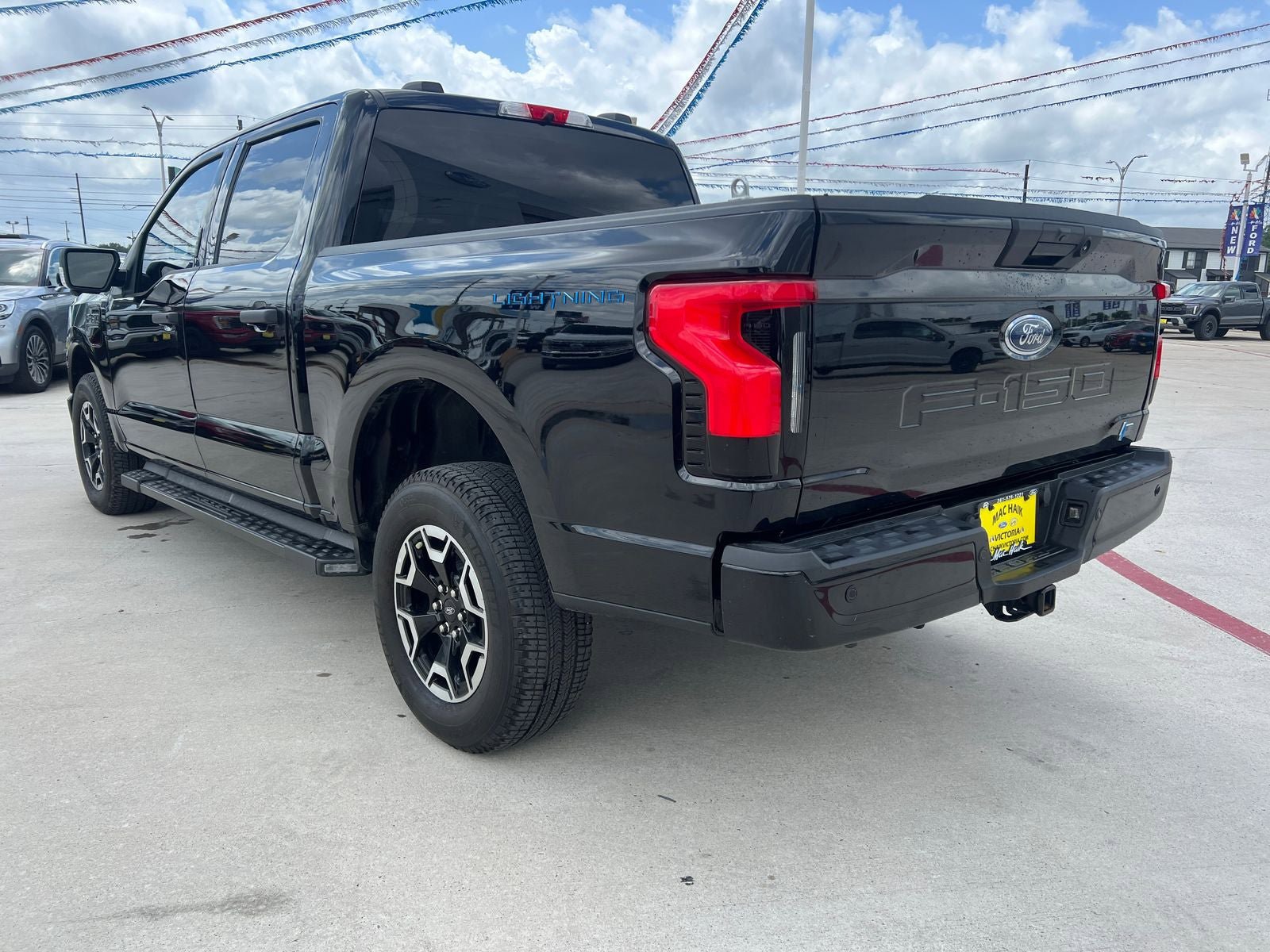 Used 2023 Ford F150 Lightning XLT AWD/4WD image 5