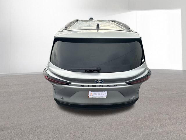 Used 2024 Toyota Sienna XLE image 29