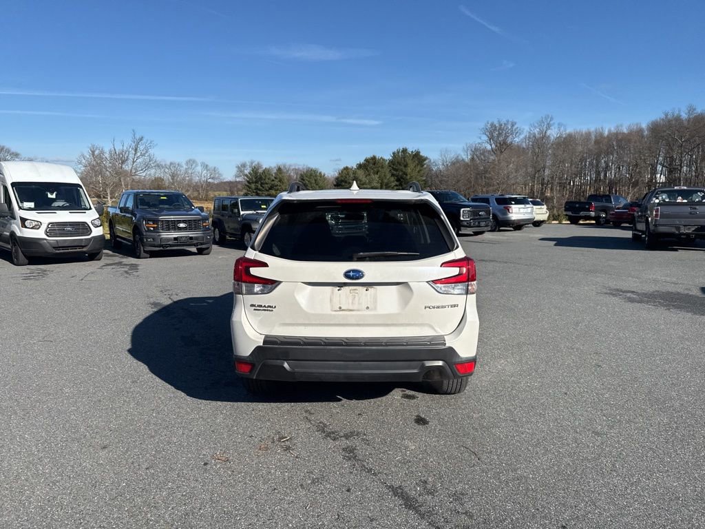 Used 2021 Subaru Forester Premium image 5