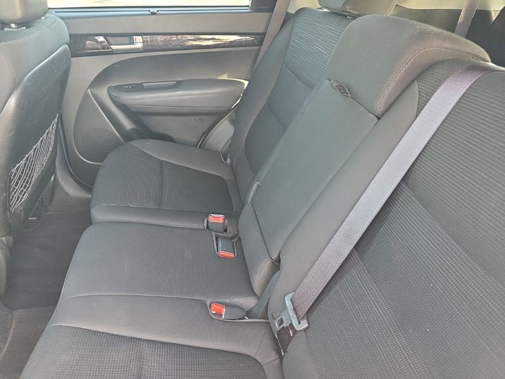 Used 2014 Kia Sorento LX w/ LX V6 Convenience Package image 16