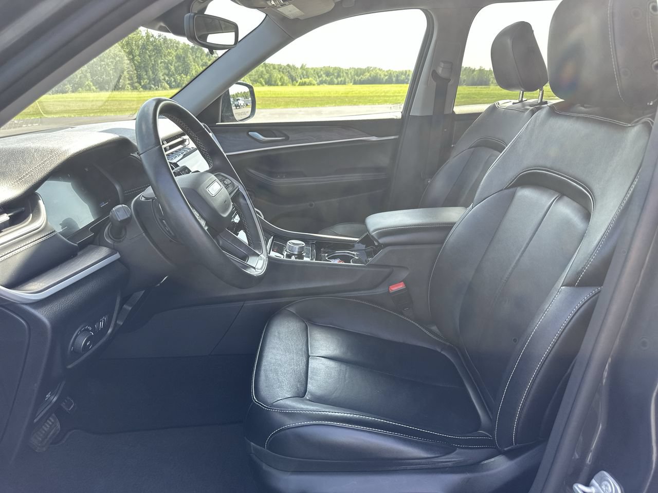 Used 2022 Jeep Grand Cherokee L Limited AWD/4WD image 12